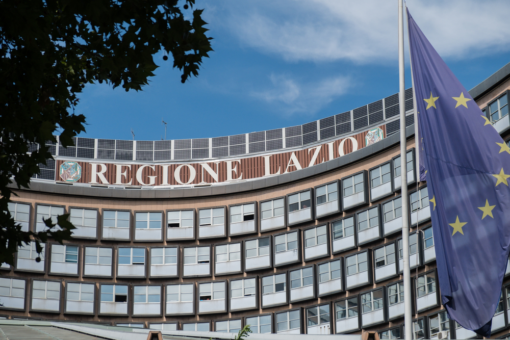 Il Lazio stanzia 5 milioni per riqualificare gli impianti sportivi esistenti. Un modello che unisce edilizia, accessibilità e inclusione sociale.